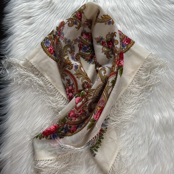 Platkiru Russian Ivory and Pink Paisley Scarf - Picture 6 of 6